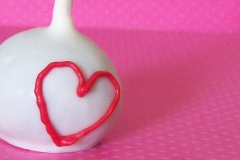 red-velvet-sweetheart-cake-ball-copy